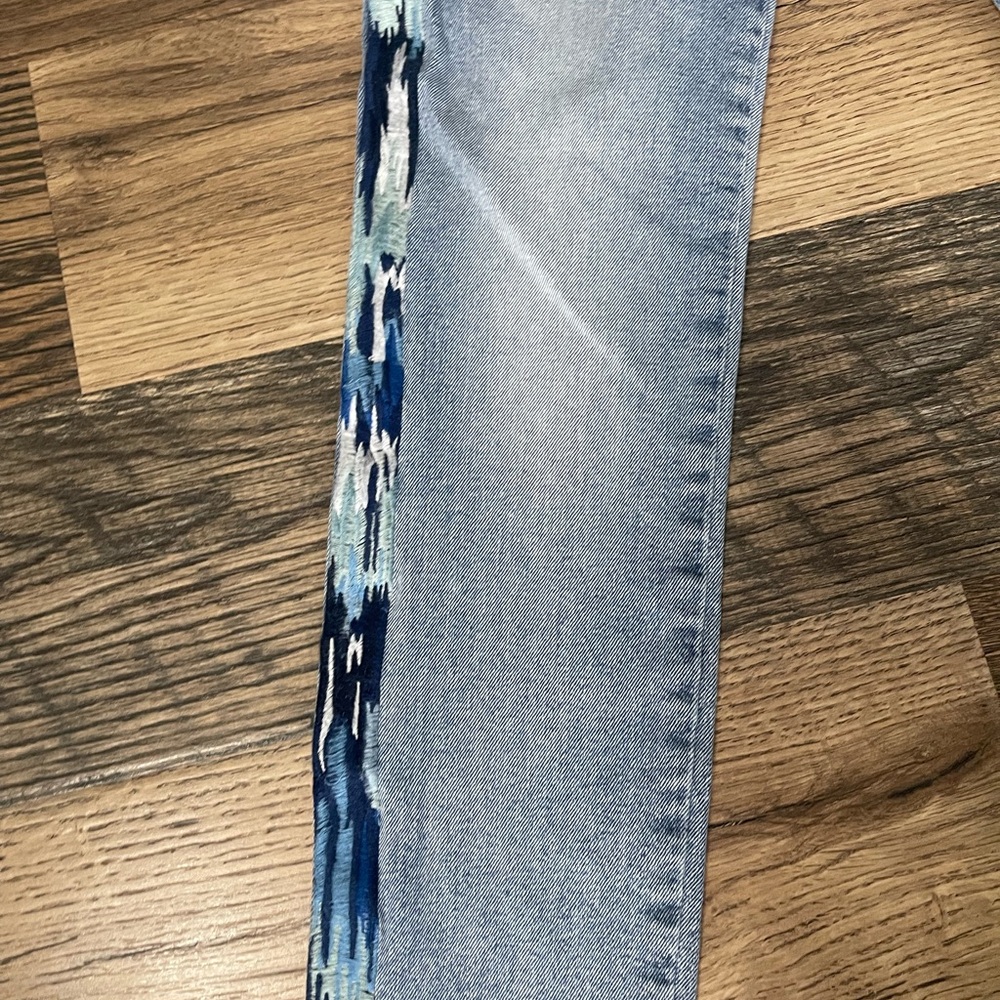 Stylish Blue Patterned Women's Jeans - Picture 2 of 9